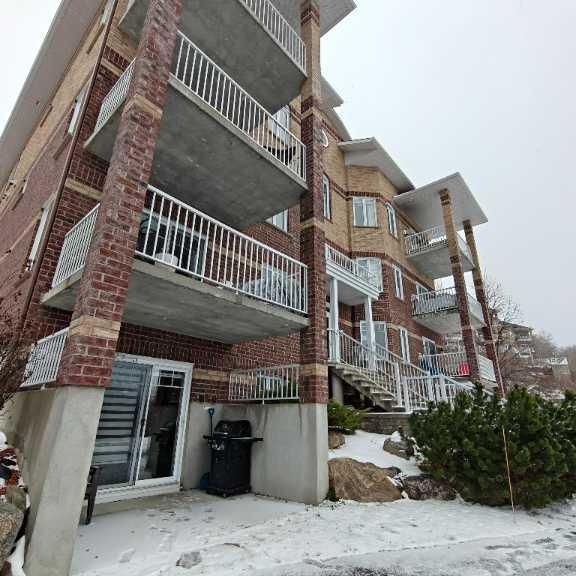 Condo 4 1/2 à Louer, Bromont - Photo 1