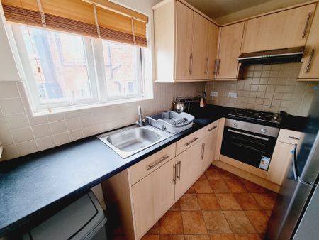 3 Bed Student Accommodation - Photo 5