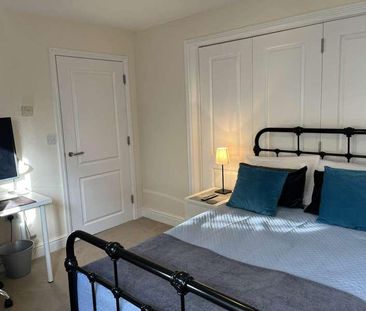 Willowbrook, Great George Street, Godalming, GU7 - Photo 6