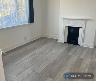 4 bedroom semi-detached house to rent - Photo 3