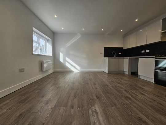 Elmhurst Road, Birmingham - Photo 1