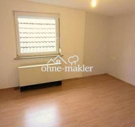 !!! Sofort beziehbar !!! Helle 3,5-Zi.-DG-Wohnung mit Balkon & EBK – frisch renoviert, zentrumsnah - Photo 2