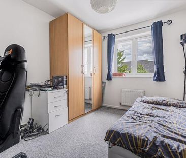 4 bedroom semi-detached house to rent - Photo 6
