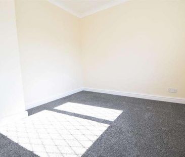 Cromwell Crescent, Pontefract, WF8 - Photo 4