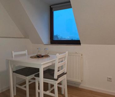 Möbliertes Zimmer mit Gemeinschaftsbad - Photo 1