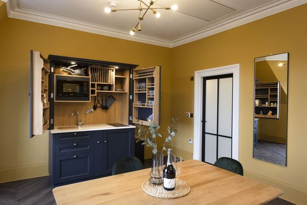 Queen Street - Photo 1