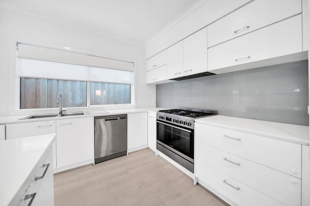 Modern Family Living in a Prime Tarneit Location - Photo 1
