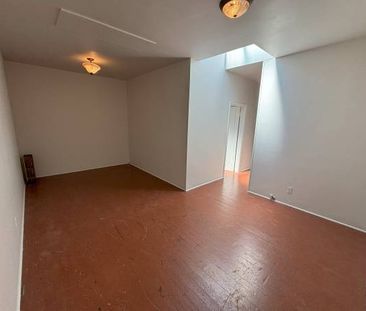 2 Bedroom Apartment in Chinatown - No laundry/No parking - $1800.00 - Photo 2