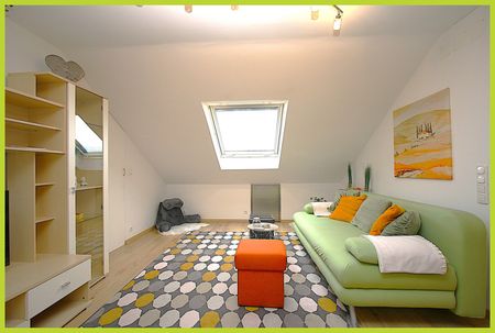 Sehr muckelig! Möblierte Dachgeschosswohnung sofort frei! - Photo 3