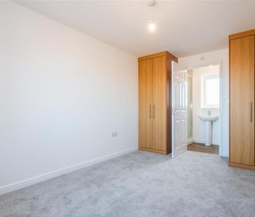 3 bedroom detached house to rent - Photo 3