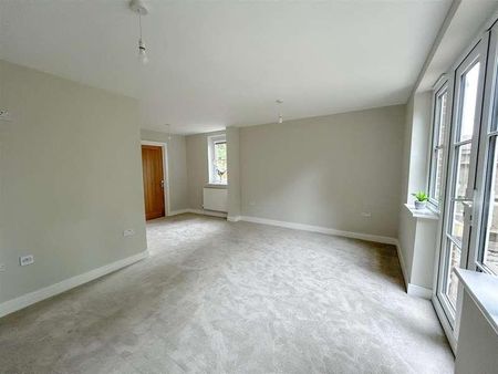 Gillsmans Hill, St. Leonards, TN38 - Photo 3