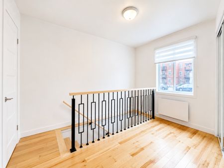390 9e Avenue, #2 - Photo 3