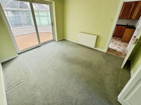 4 bedroom detached house to rent - Photo 2