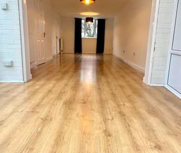 Hedge End So30 - Photo 1