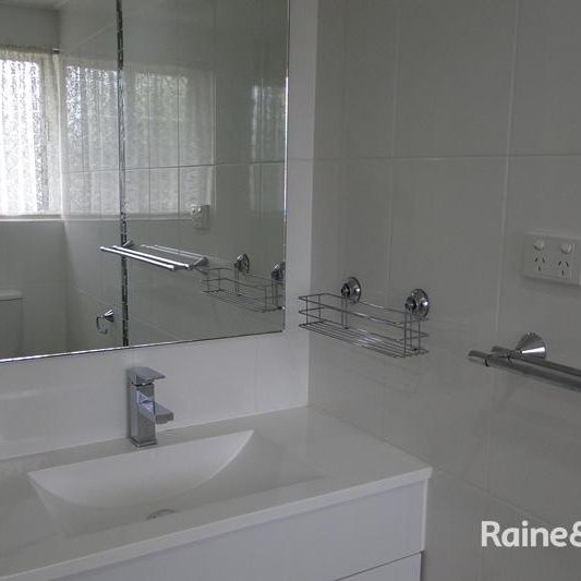 TWO BEDROOM UNIT, FULLY FURNISHED! - Photo 1