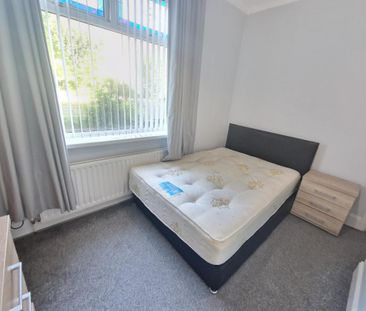 1 bedroom in a house share to rent - Photo 2