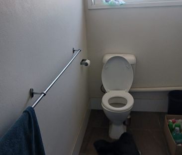 Room for rent, shared unit, furnished - Photo 5