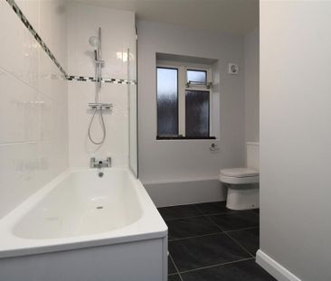 3 bedroom terraced house to rent - Photo 6