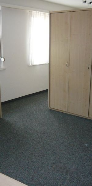 MIETEN OHNE KAUTION - Möbliertes Zimmer in Flughafennähe, NUR FRAUEN - Photo 1