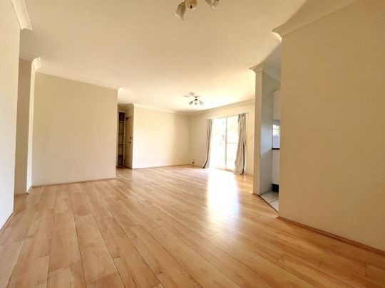 Spacious and Modern 2 Bedroom Apartment - Photo 1