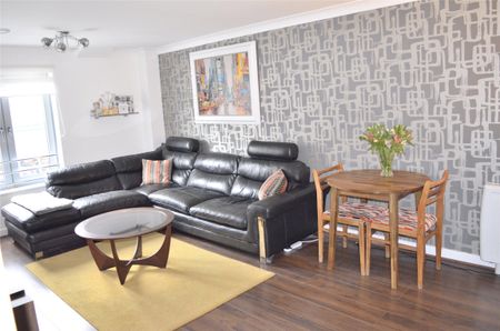 Woodcote Road, Wallington, SM6 - Photo 5