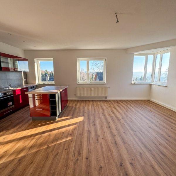 Neu renovierte, schicke 3-Raum-Wohnung in Beierfeld mit Einbauküche zu vermieten - Photo 1