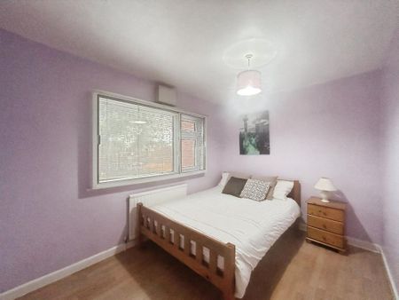 5 bedroom detached house to rent - Photo 3