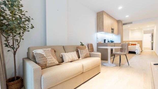 Beautiful modern studio apartment for long term rental in Torrevieja. - Photo 1