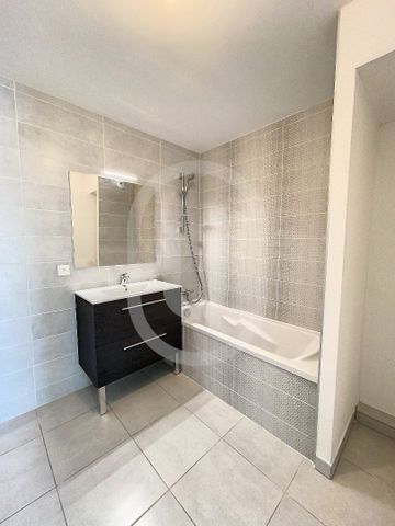 Location Appartement 3 pièces 65m² SETE 34200 - Photo 3