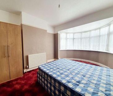 Oaklands Avenue, N9 - Photo 1