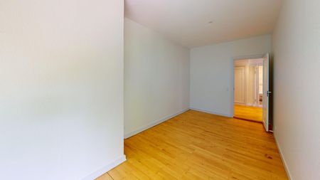 <b>Stor moderniseret 5 værelses lejlighed med skøn beliggenhed</b><br> - Foto 4