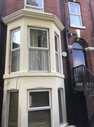 Studio Flat, Cambrian Terrace, LS11 - Photo 1