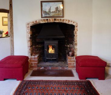 2 bedroom semi-detached house to rent - Photo 2