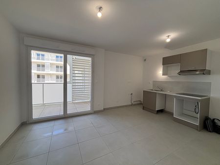 Location Appartement 1 pièce 31m² - Photo 3