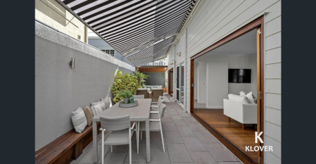 🏡 Modern 3-Bed Home with Scenic Views – 23 Toohey Street, Kangaroo Point 🌅 - Photo 2