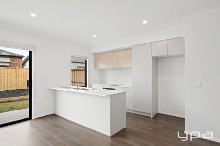 Spacious Townhouse in Mickleham Awaits You - Photo 4