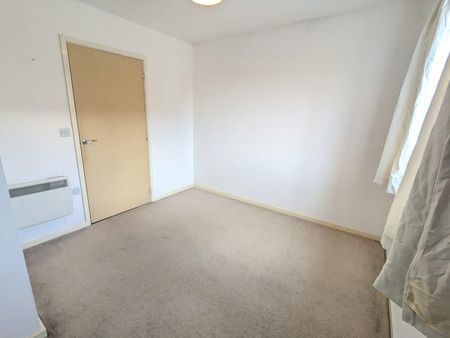 Flat to rent on - Photo 2