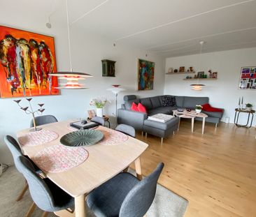 Lys og hyggelig 2-værelses lejlighed med terrasse - Foto 3