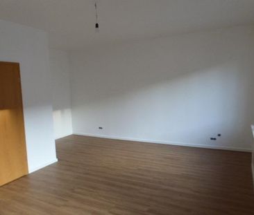 EXKLUSIV TOTALSANIERT GROßES WOHNZIMMER NEUES DUSCHBAD NEUER VINYLB... - Photo 3