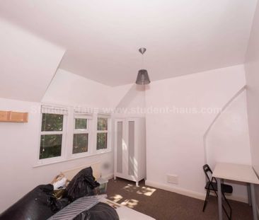 Coronation Street, Salford - Photo 5