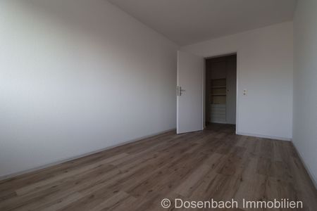 Frisch renovierte 3-Zimmer-Wohnung im 4. Obergeschoss mit Lift und TG-Stellplatz - Photo 2
