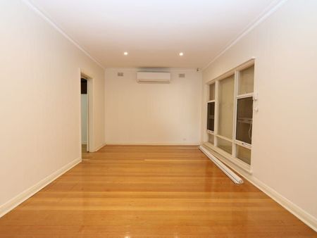 Spacious Family Home - Photo 2