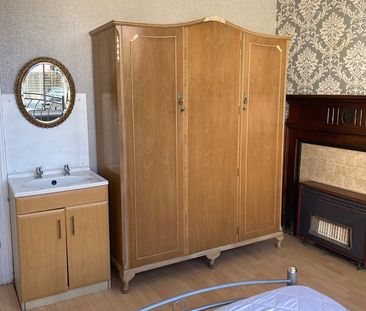 Room in a Shared House, Henleaze Road, BS9 - Photo 2