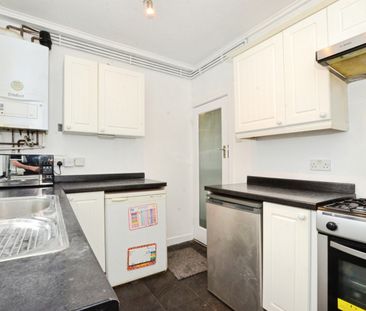 2 bedroom maisonette to rent - Photo 6