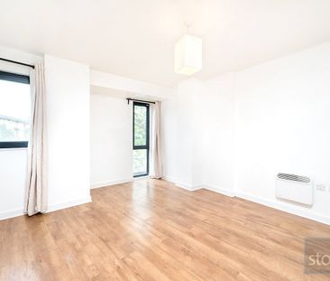 Friern Barnet Road, London - Photo 4