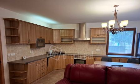 DIRECTREAL|Veľký nadštandartný byt so samostatným vchodom v rodinnom dome pre náročného klienta - Photo 2