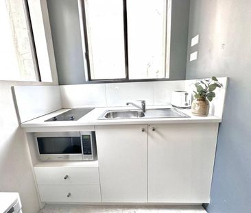 Modern Furnished Studio Units in Potts Point Move In Today! - Photo 2