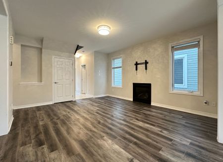 For Lease - 514 Honeylocust Avenue, Kanata, Ontario - Photo 2