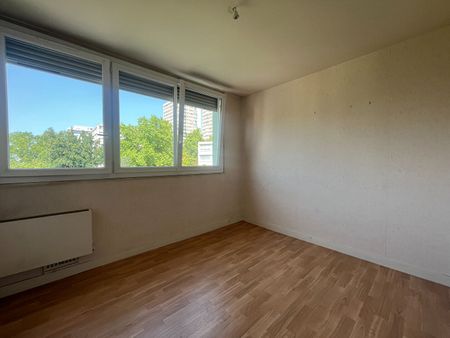 IDEAL COLOCATION, T4 de 75 m² avec balcon, cave, parking ! CHAUFFAGE/EAU CHAUDE COLLECTIF - Photo 5