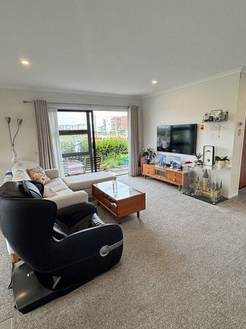 Great home next Hobsonville Point School - Photo 3